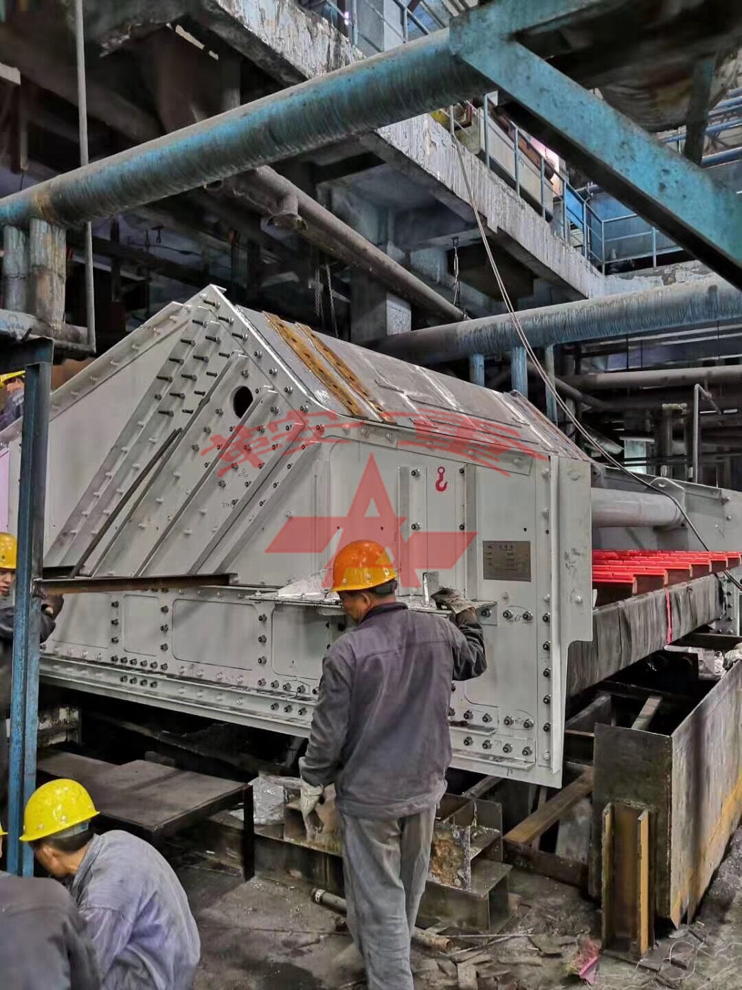 GJZKK4248 linear screen is installed in the field of coal washing plants.