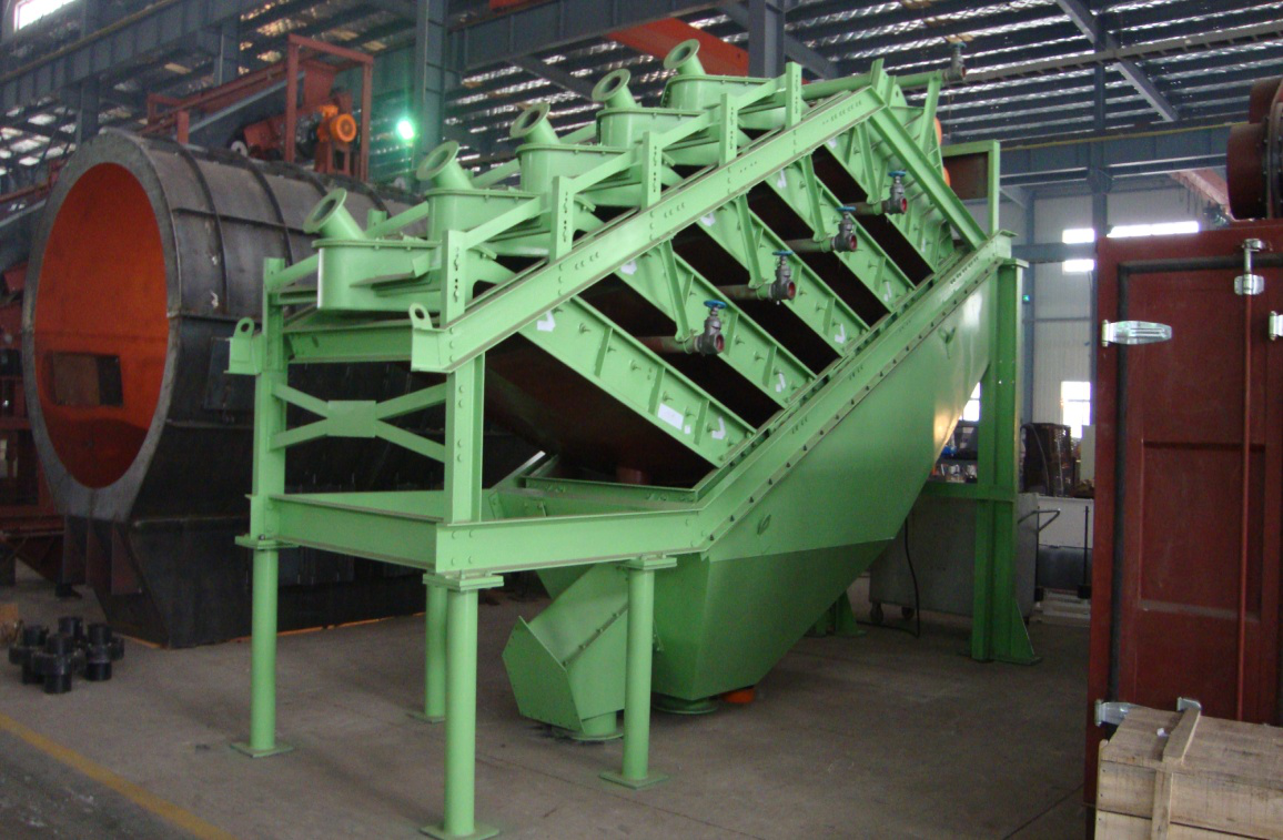 High frequency vibrating fine screen